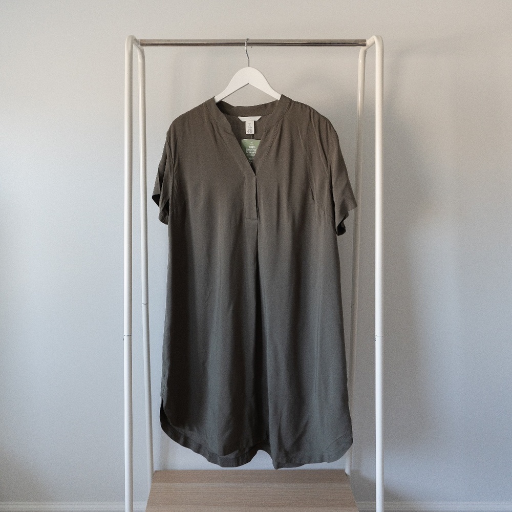 NWT H&M Olive Green Short Sleeve Dress - Small